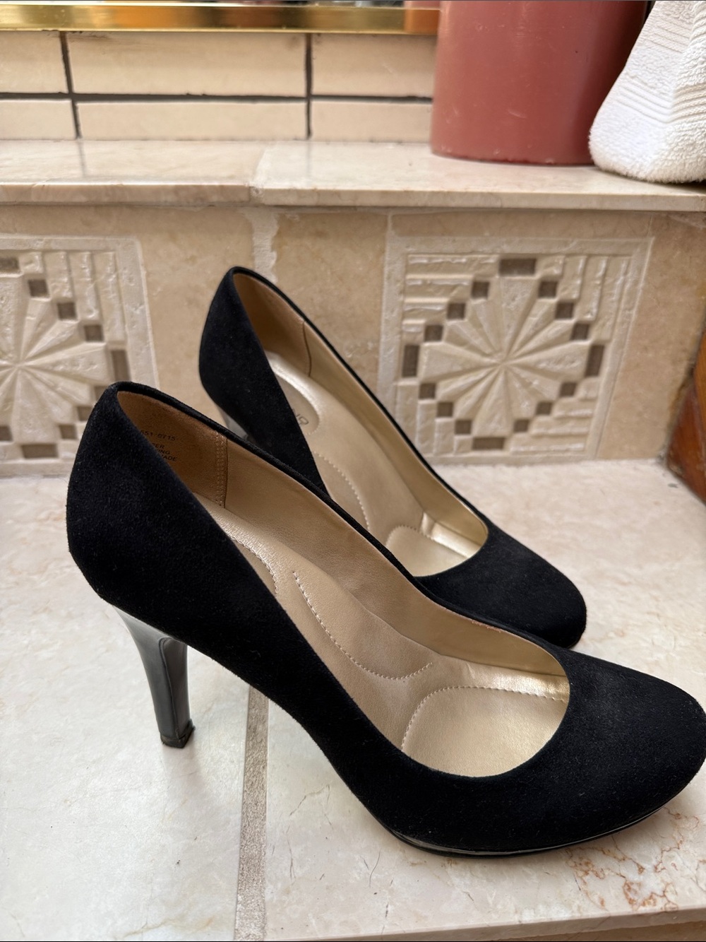 Bandolino Black Suede High Heel Pumps